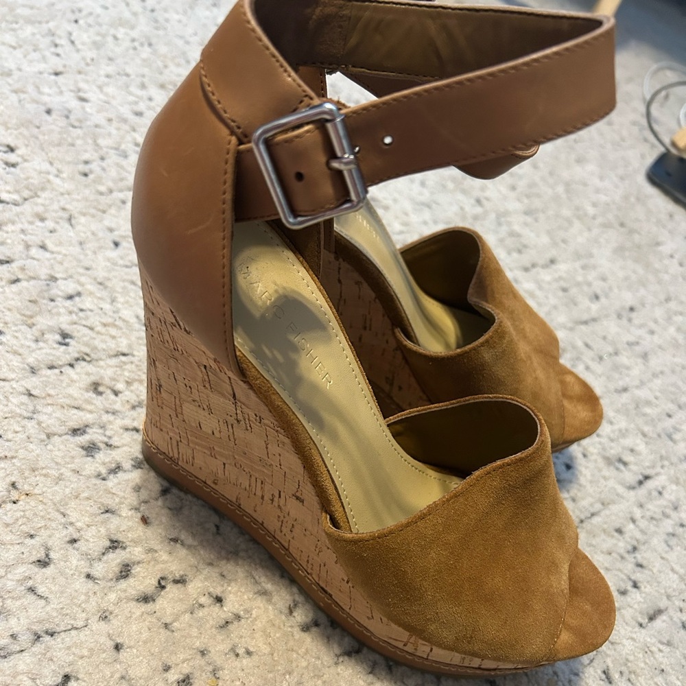 Marc Fisher Hillory Heels. Light brown/caramel color size 8